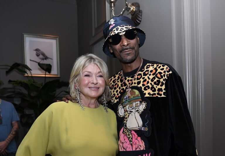 Snoop Dogg And Martha Stewart Launch Weed-Friendly Bag Line ‘Best Buds’