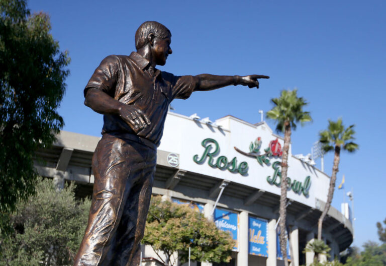 Police  Allege Prospective UCLA Recruits Stole Jewelry And Cash From Colorado Players At Rose Bowl