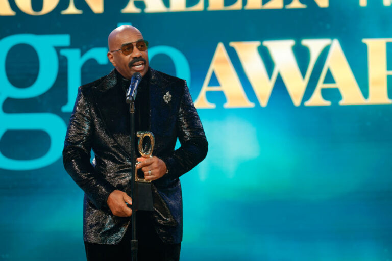 Steve Harvey Gives His Award For Television Icon To Wife Marjorie: ‘We Been 18 Years Strong’