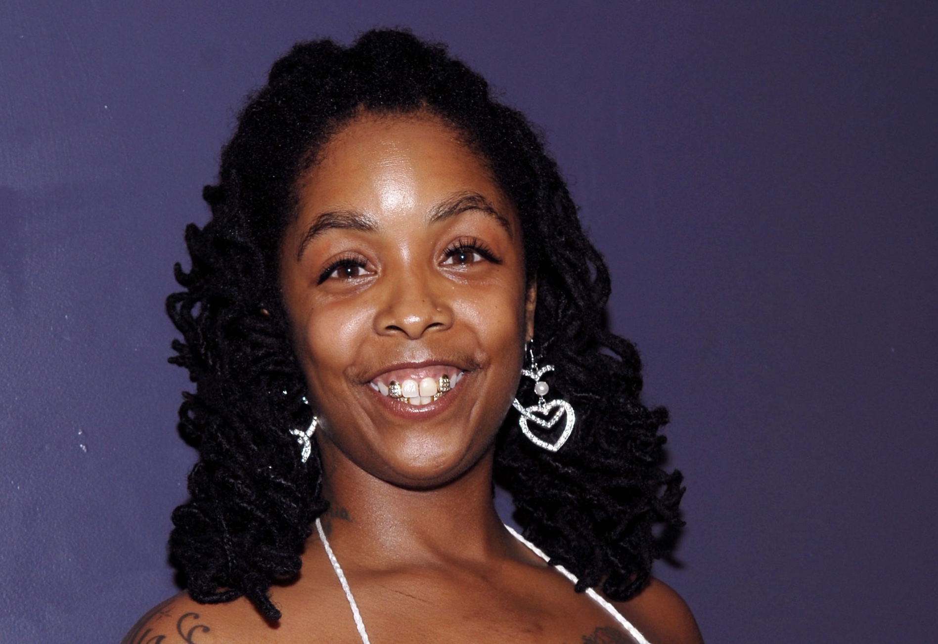 Khia Criticized After Charging Fan $10 For Selfie At Gas Station
