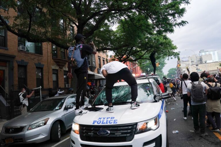 NYPD, protestors, no consequences, Civilian Complaint Review Board, Bill de Blasio