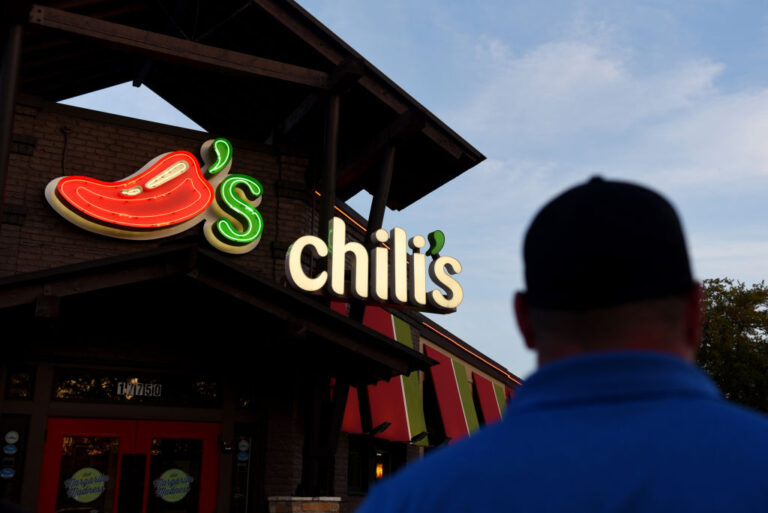 Black Woman Suing Colorado Chili’s After Being Forced To Pay Upfront