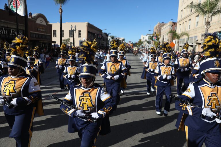 Tournament of Roses Parade, North Carolina A&T, band, blue and gold marching machine,