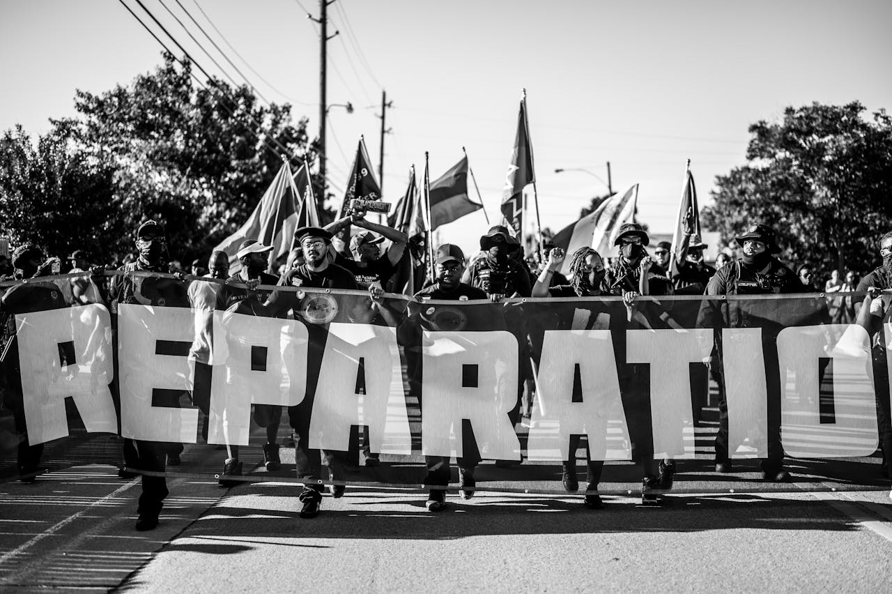 Proyectos de ley de reparaciones pasan audiencias iniciales en el Senado de California