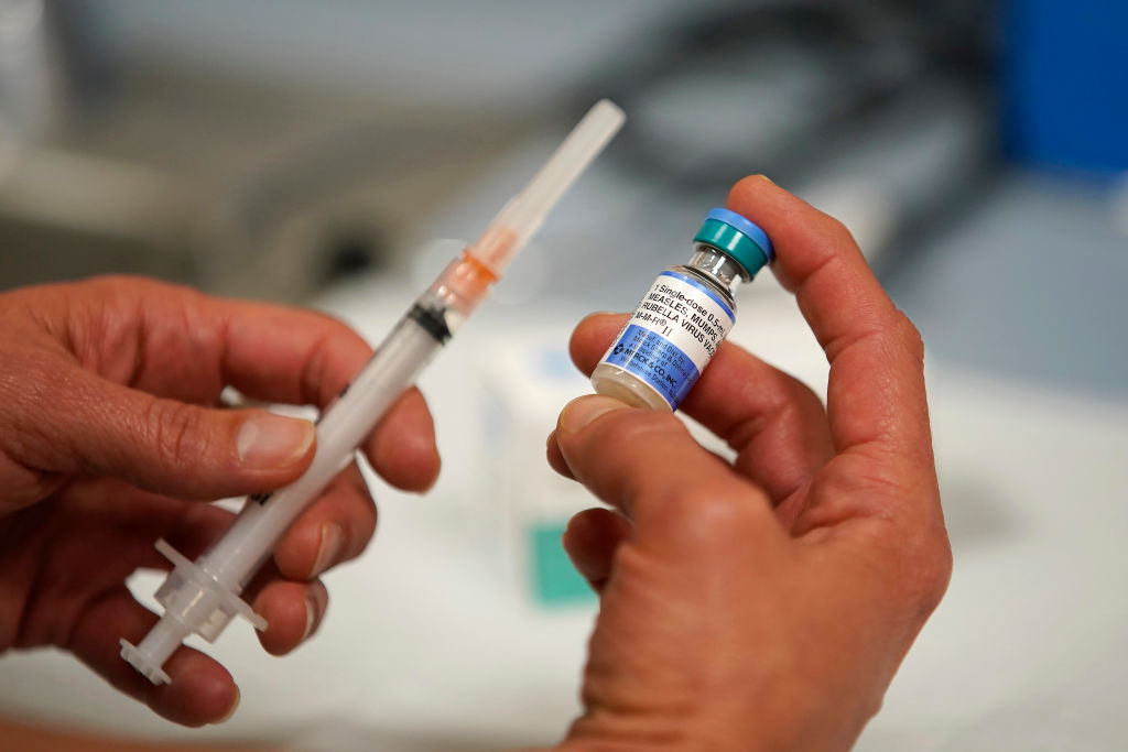 Los CDC emiten alerta sanitaria sobre brotes de sarampión e instan a la vacunación