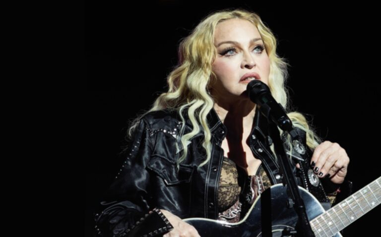 Madonna, Wheelchair, politically incorrect, live, show, concert,