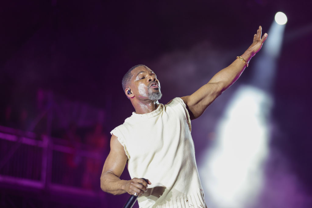 Jamaica Concertgoers Puzzled By Kirk Franklin’s ‘Crip Walk’ For Christ