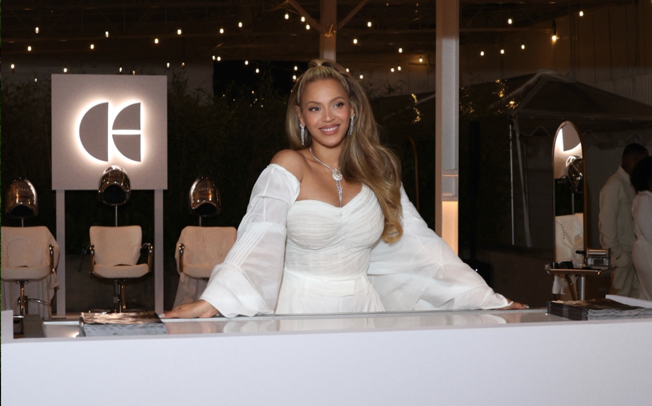 Beyoncé Shows Off Her Long Locs In Cécred Hair Care Tutorial